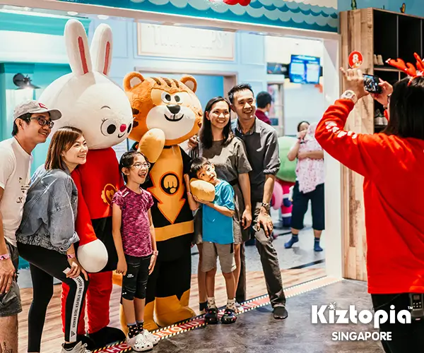 Photo with mascots