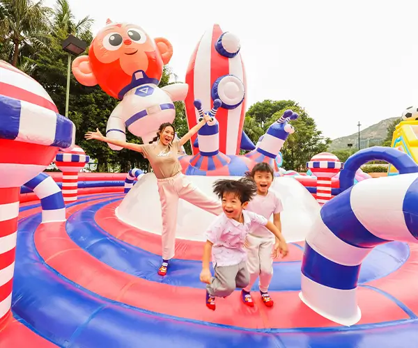 holiday-village-hk-carousel-7